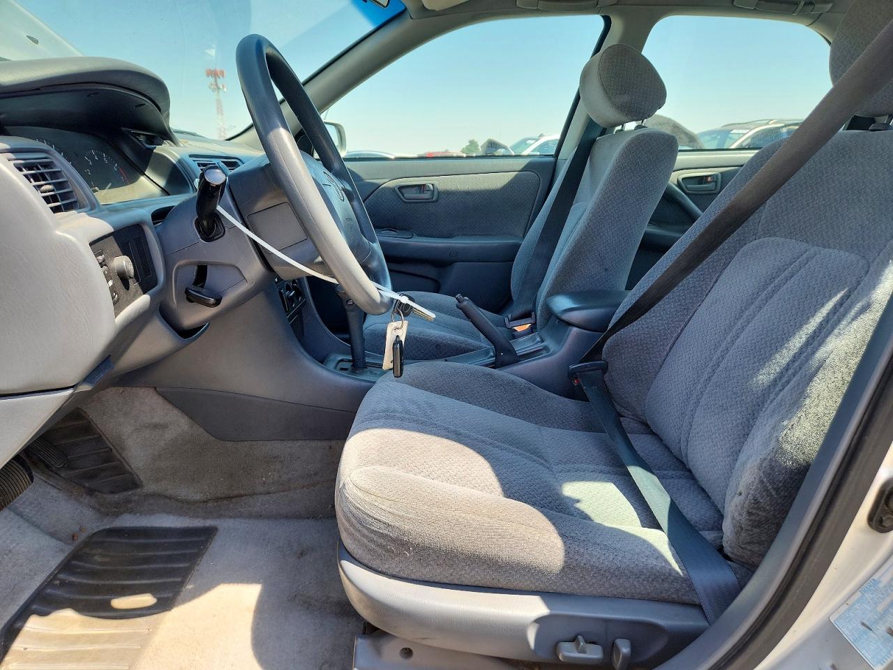 2001 TOYOTA CAMRY
