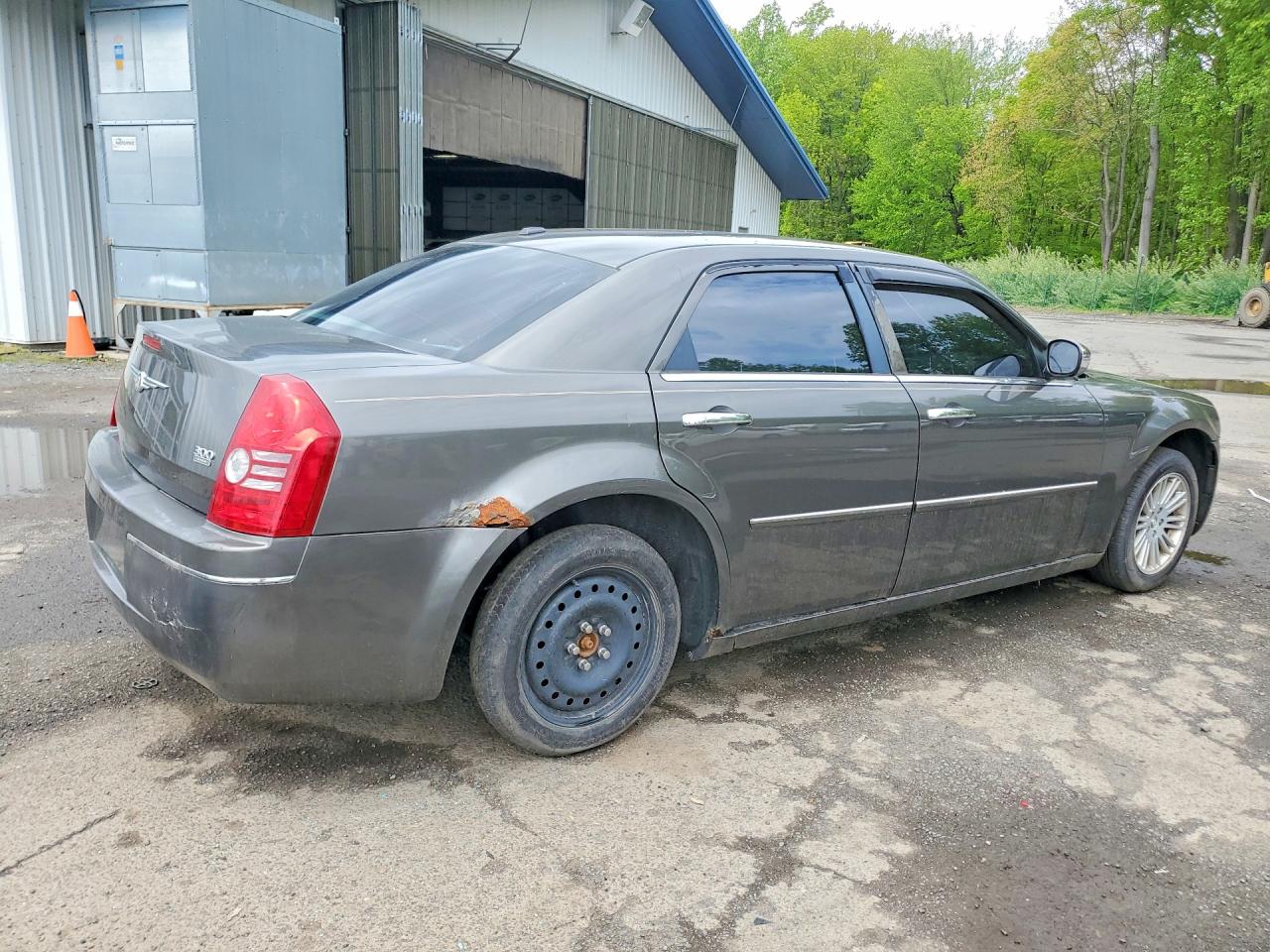 2010 CHRYSLER 300