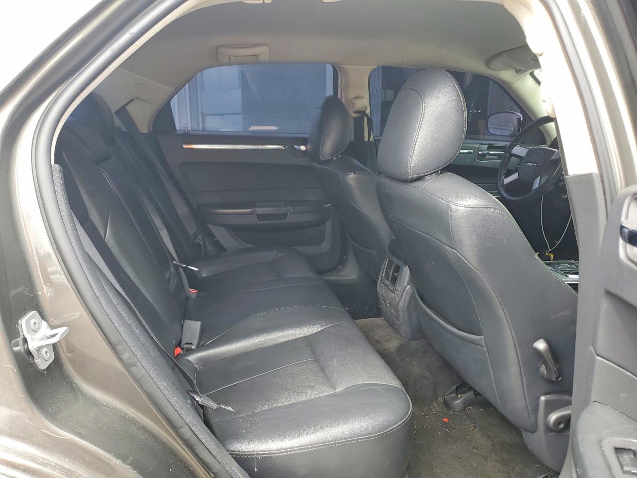 2010 CHRYSLER 300