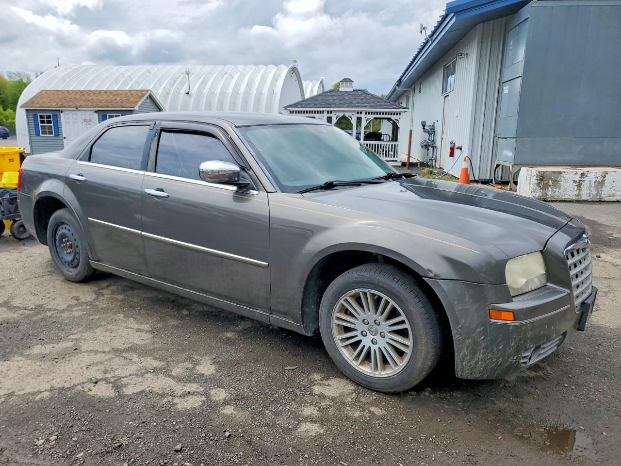 2010 CHRYSLER 300