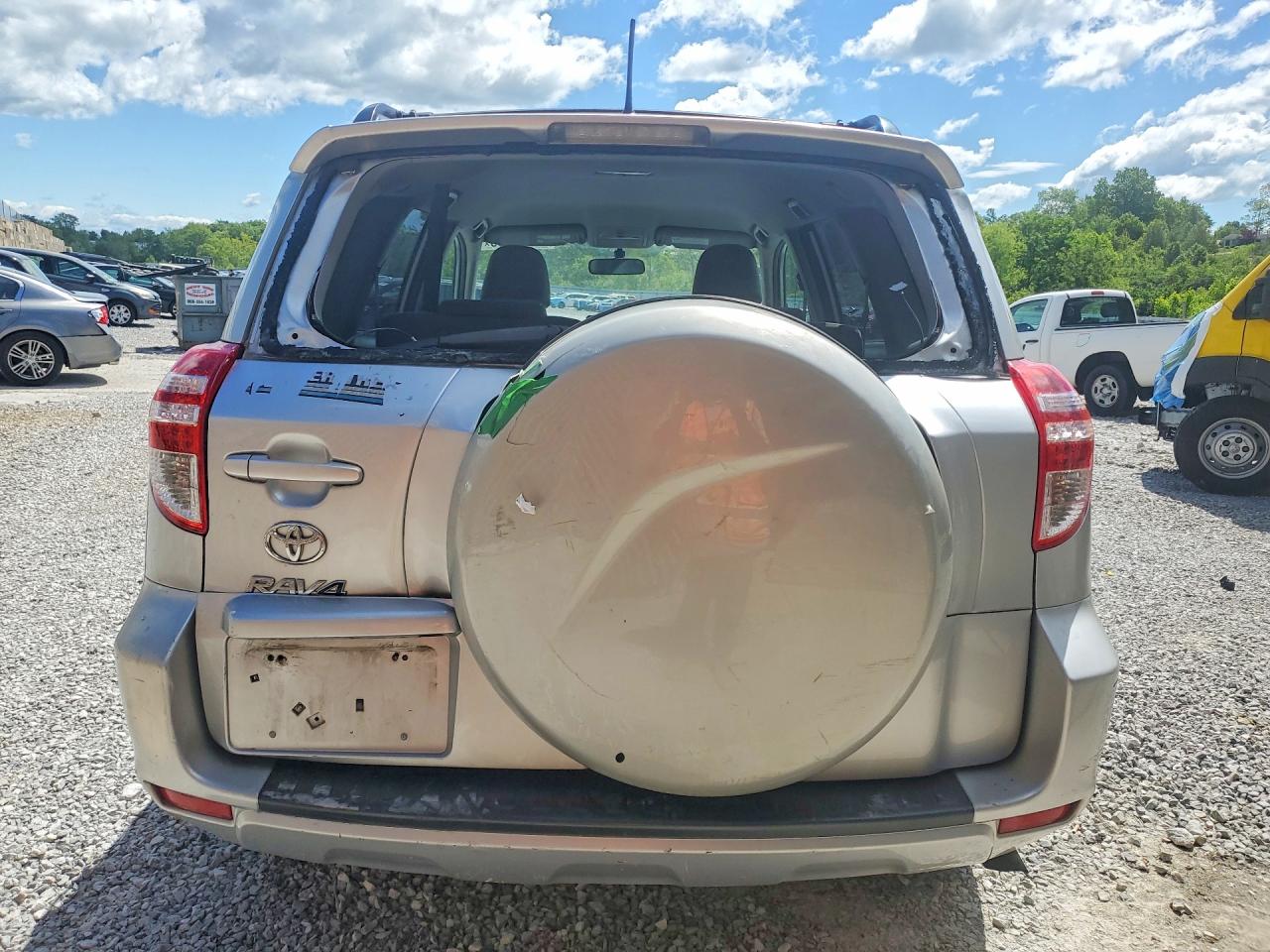 2011 TOYOTA RAV4