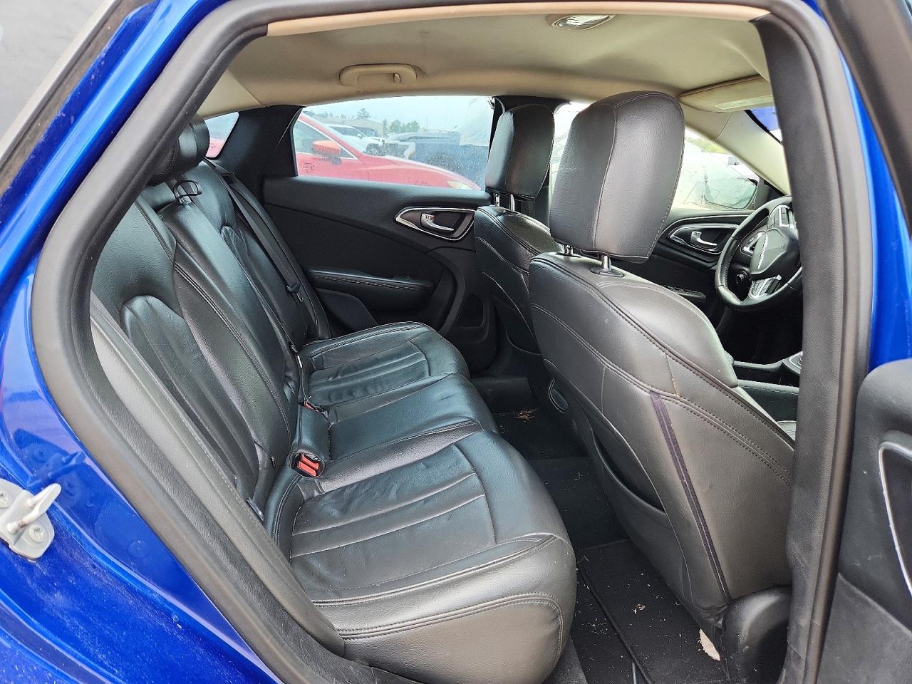 2016 CHRYSLER 200