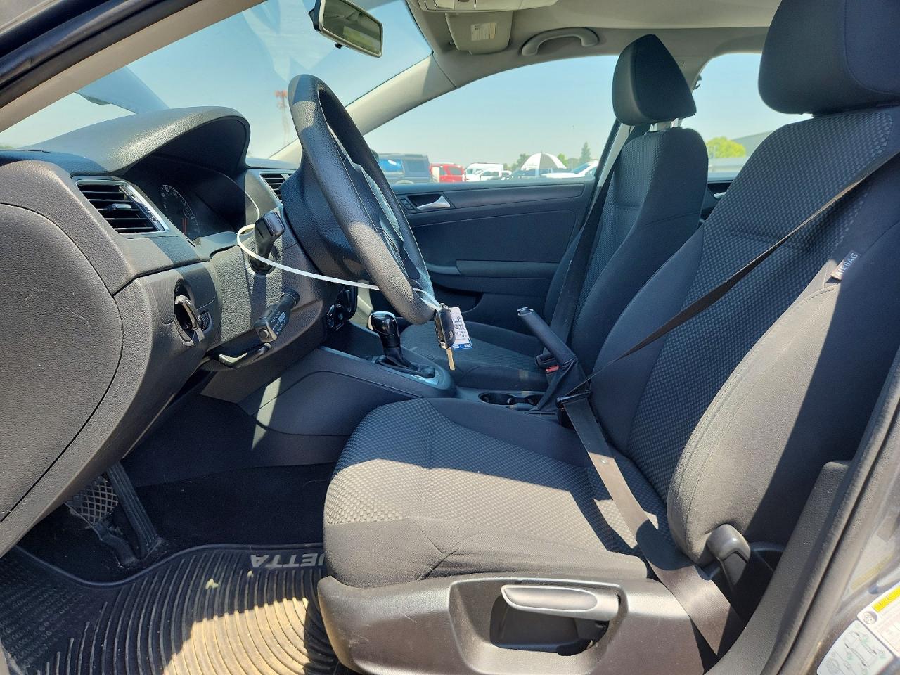 2011 VOLKSWAGEN JETTA