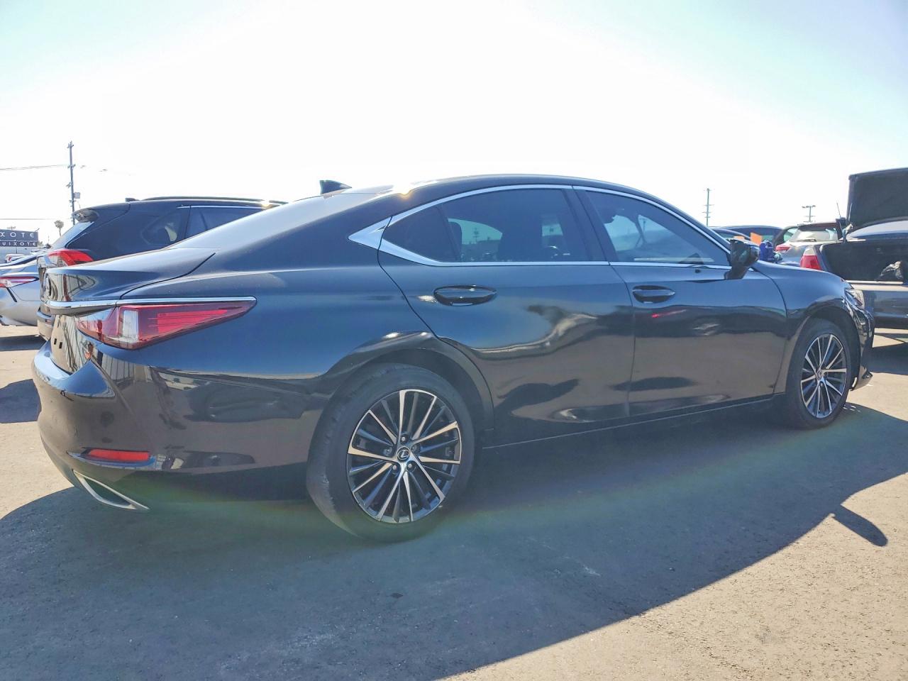 2022 LEXUS ES300