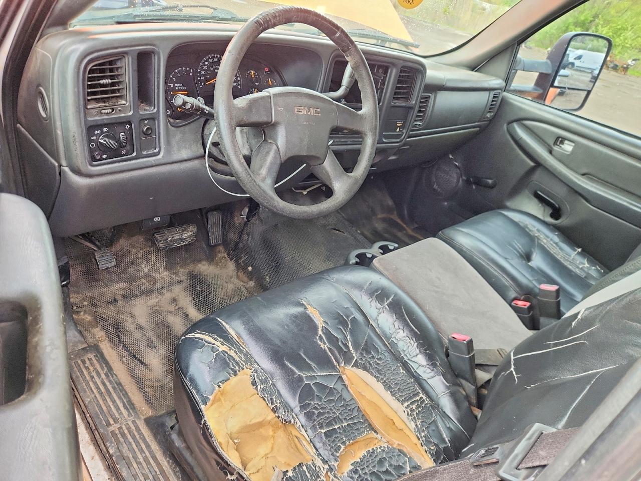 2005 GMC SIERRA
