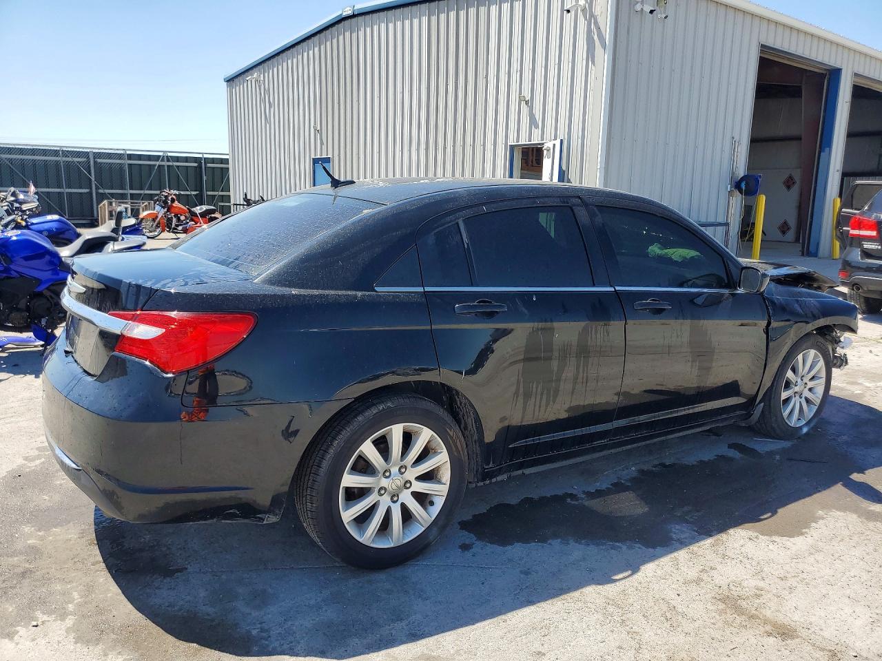 2012 CHRYSLER 200