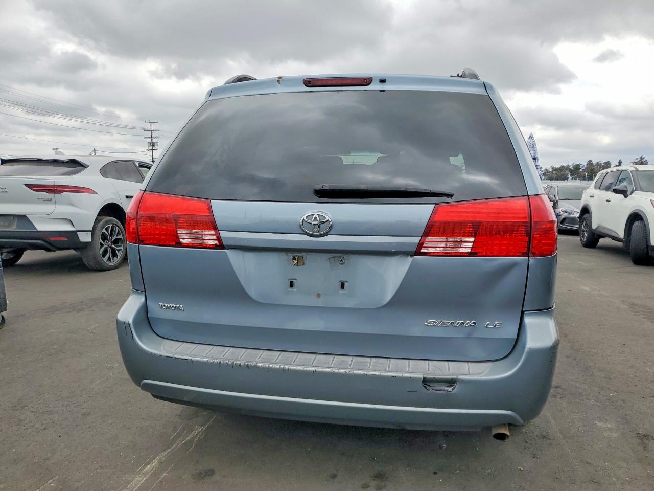2004 TOYOTA SIENNA