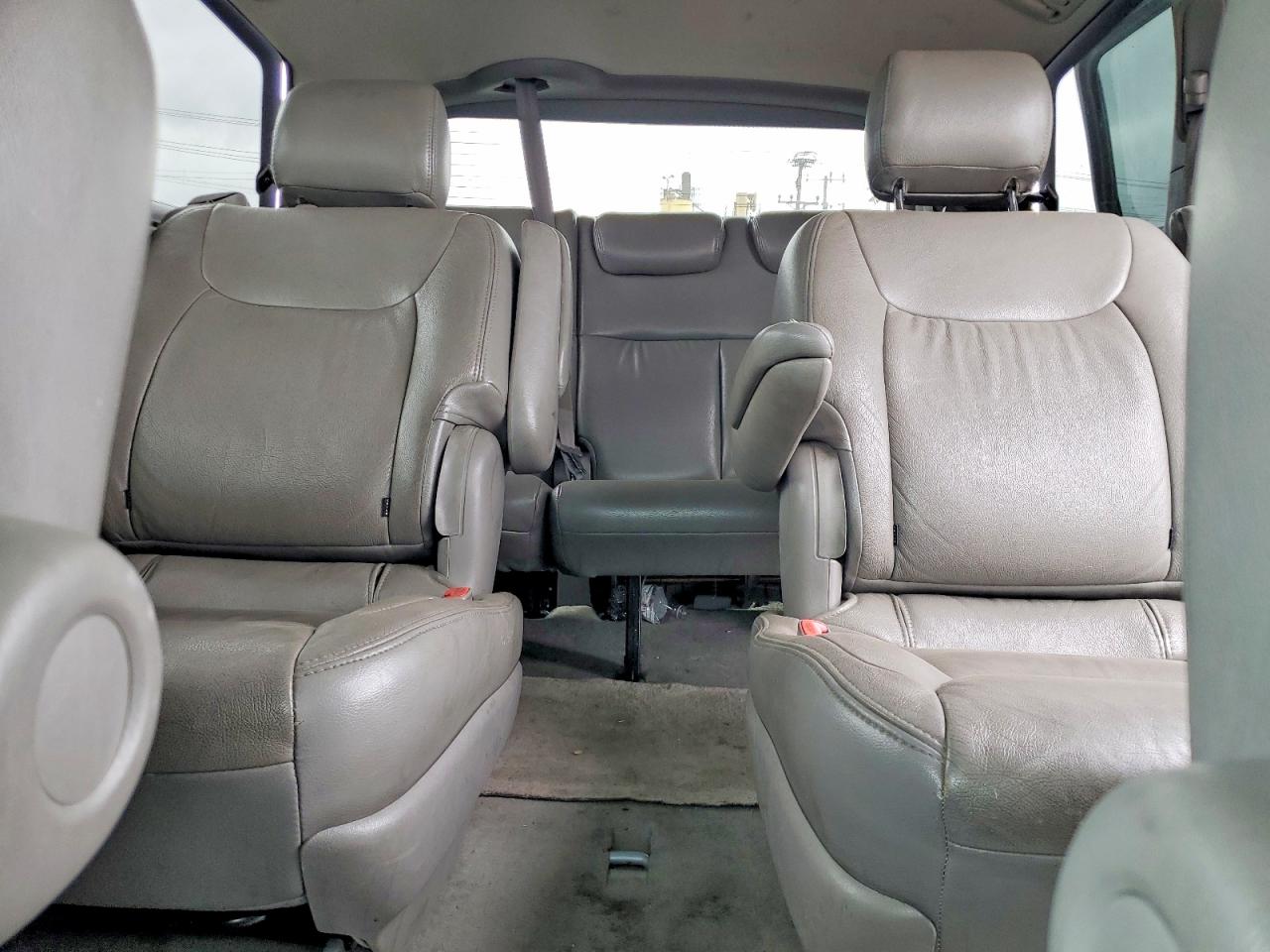 2004 TOYOTA SIENNA