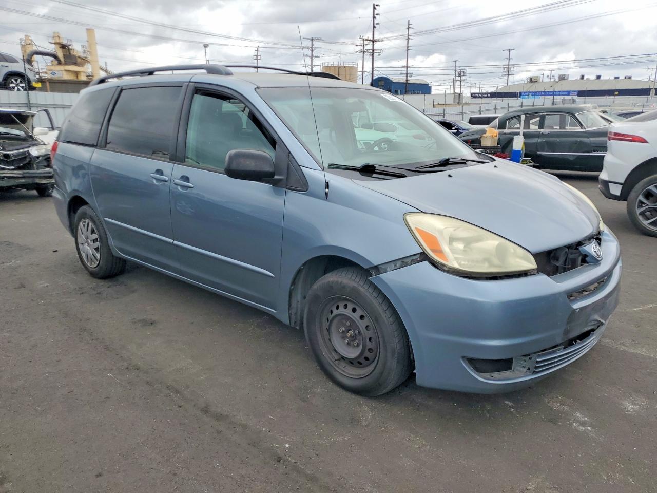 2004 TOYOTA SIENNA