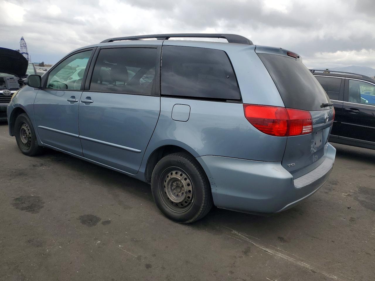 2004 TOYOTA SIENNA