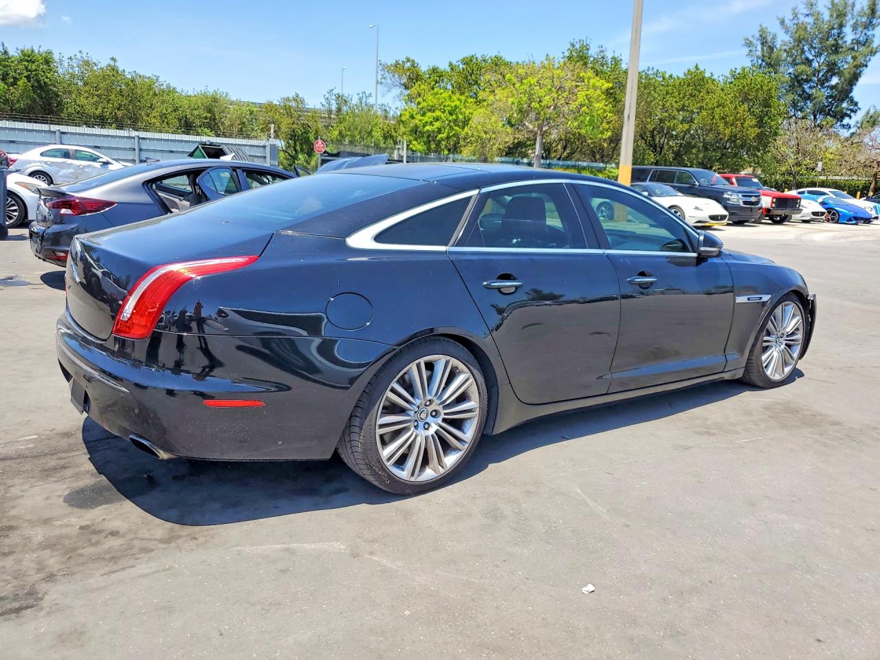 2012 JAGUAR XJ