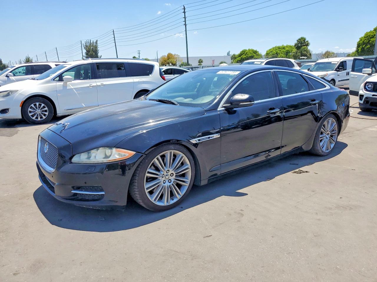 2012 JAGUAR XJ