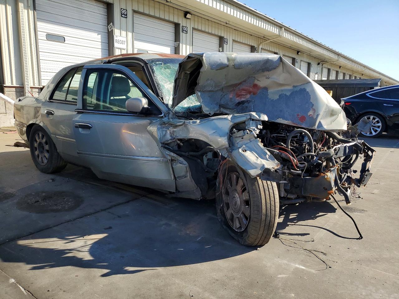 2005 MERCURY GRMARQUIS