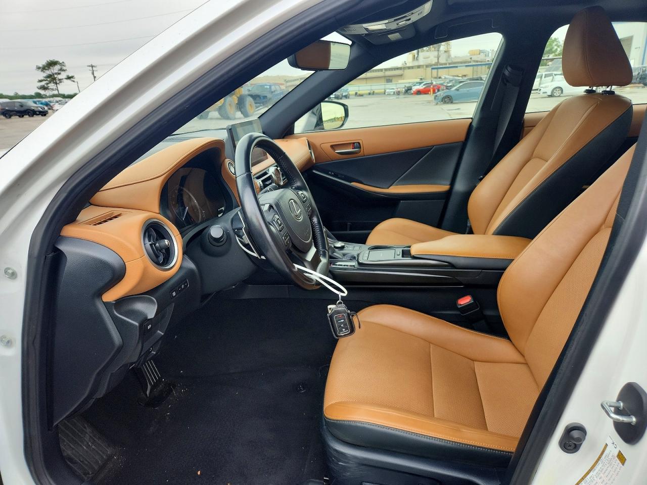 2021 LEXUS IS