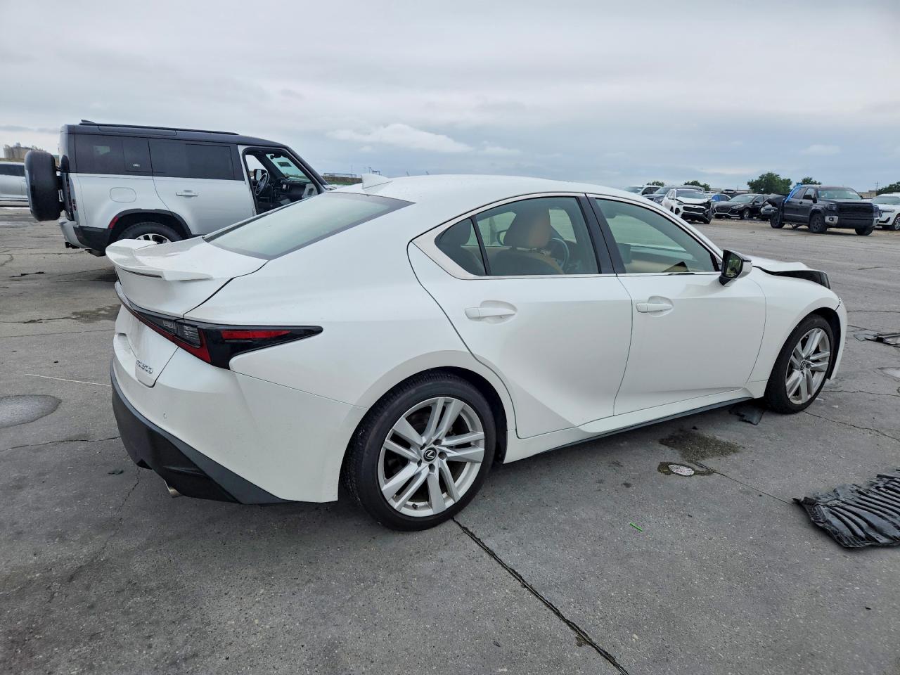 2021 LEXUS IS