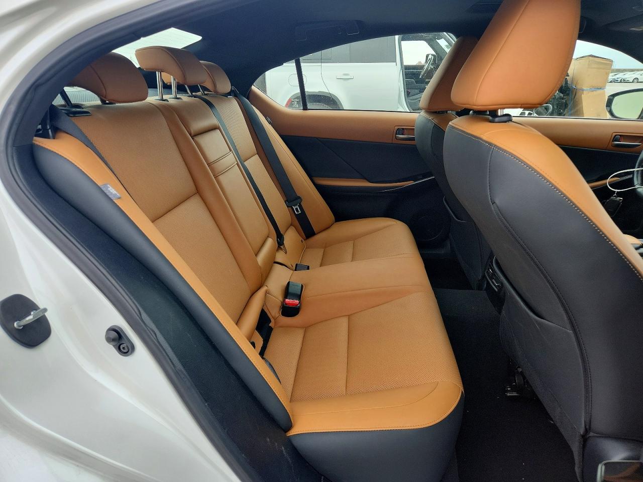2021 LEXUS IS