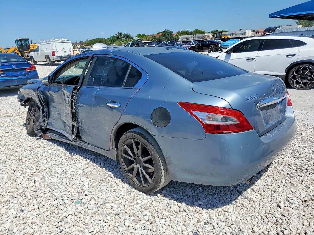 2011 NISSAN MAXIMA