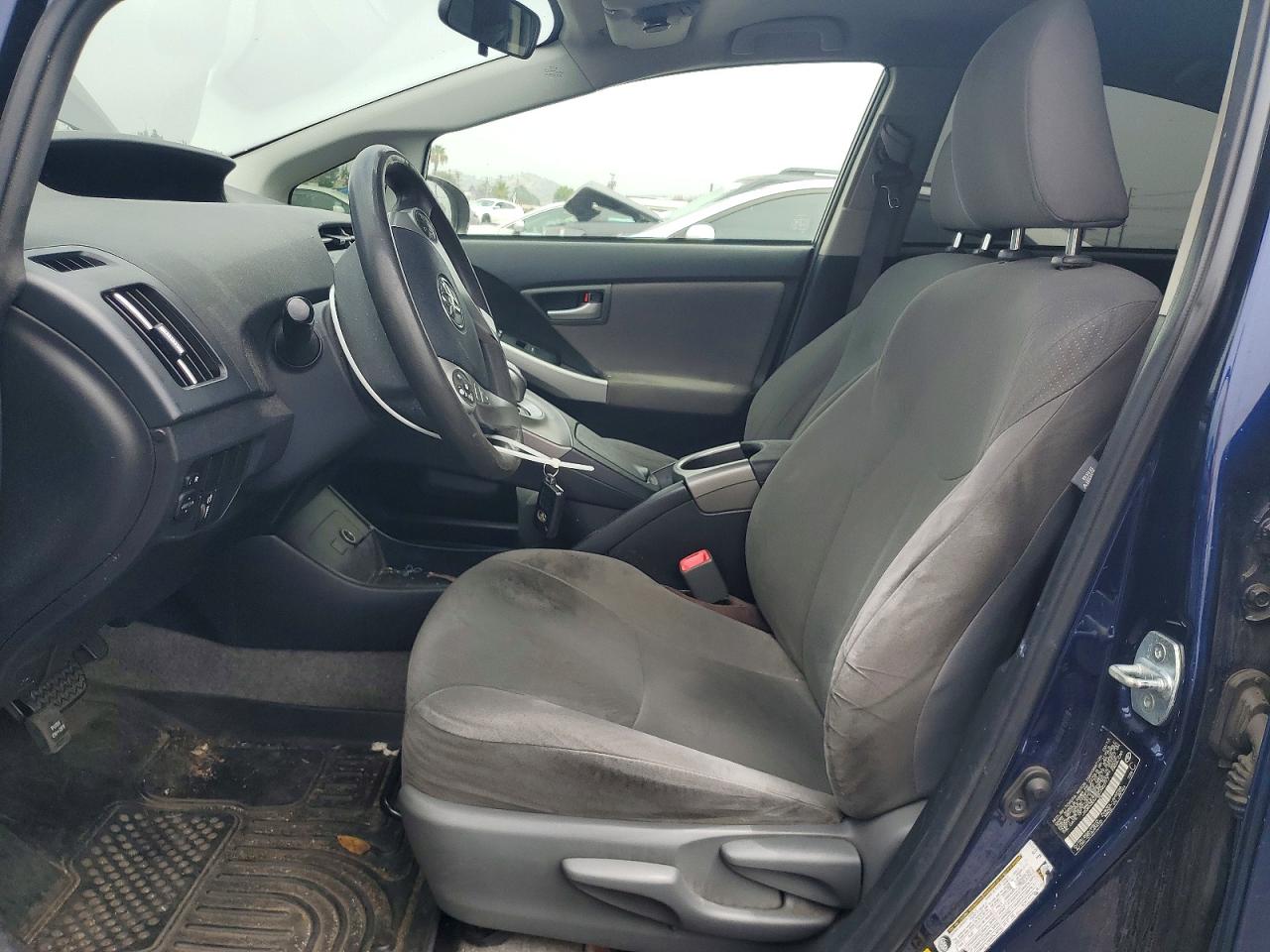 2013 TOYOTA PRIUS