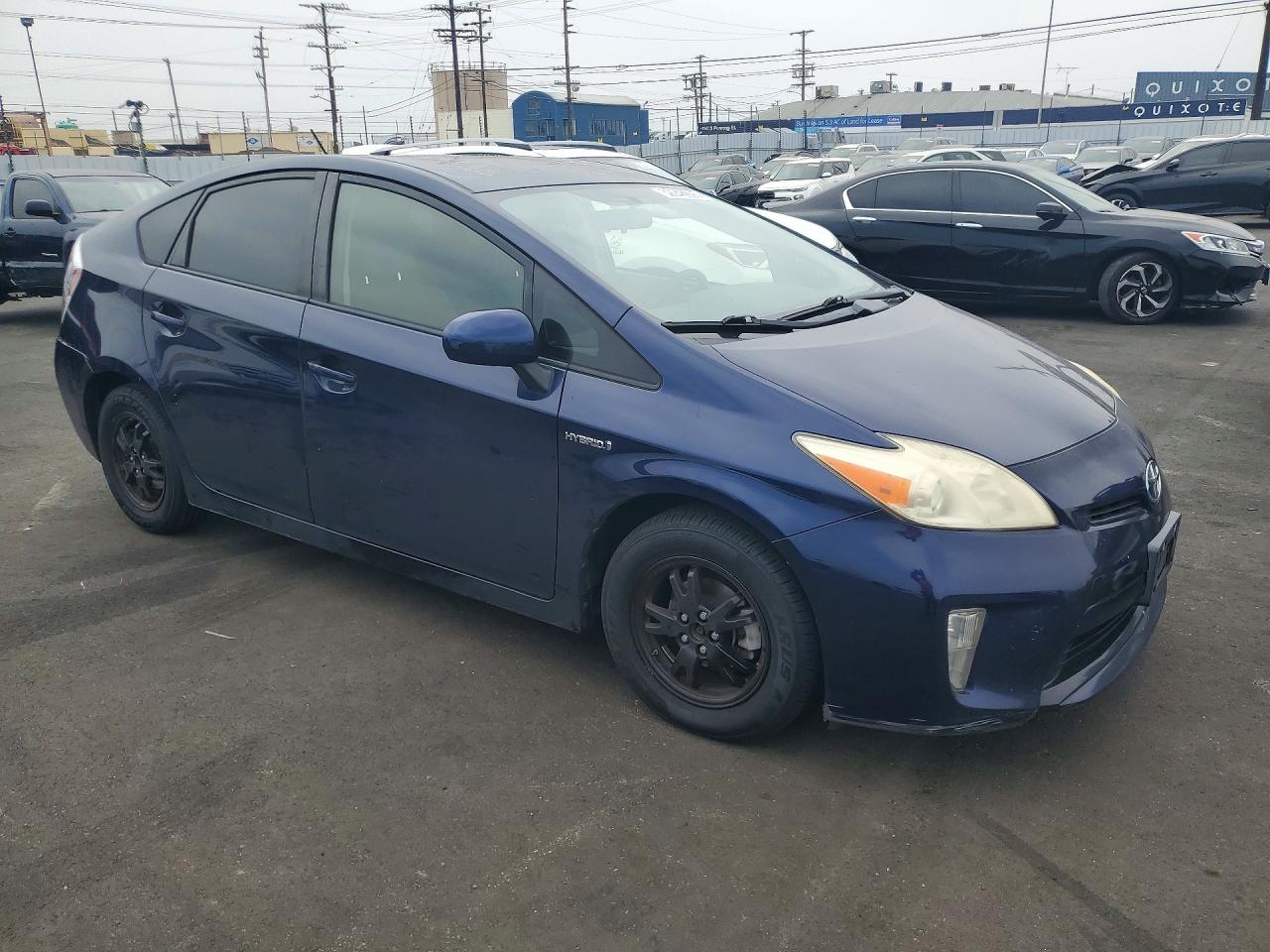 2013 TOYOTA PRIUS