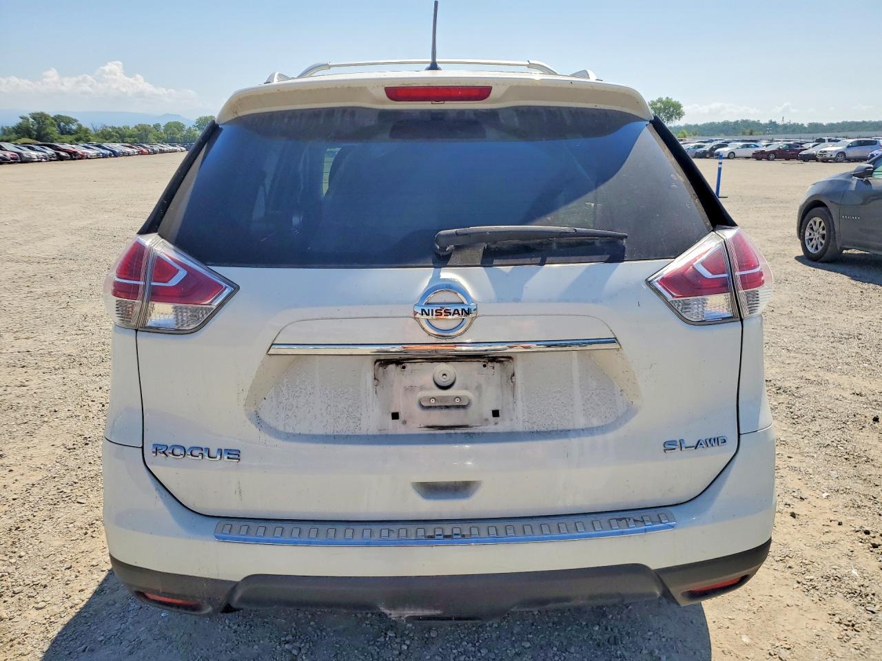 2015 NISSAN ROGUE