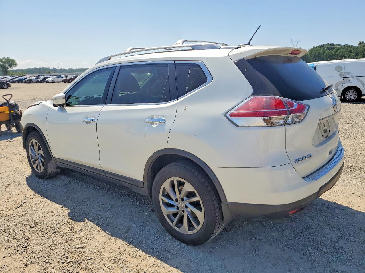 2015 NISSAN ROGUE