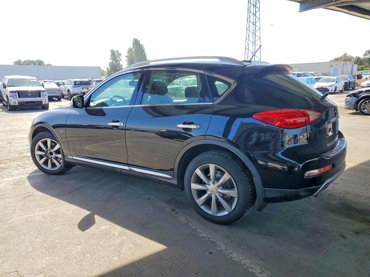 2016 INFINITI QX50 BASE