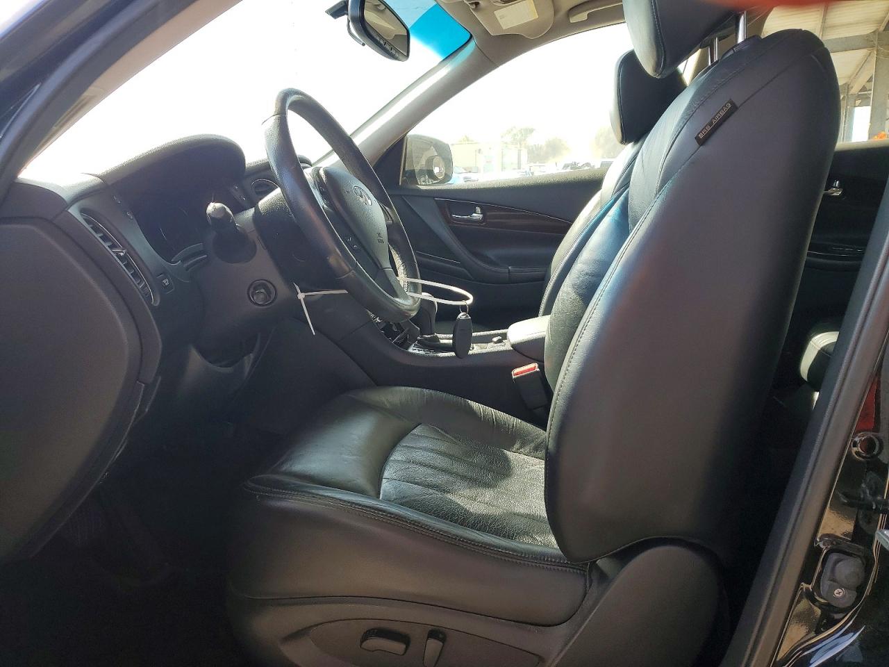 2016 INFINITI QX50 BASE