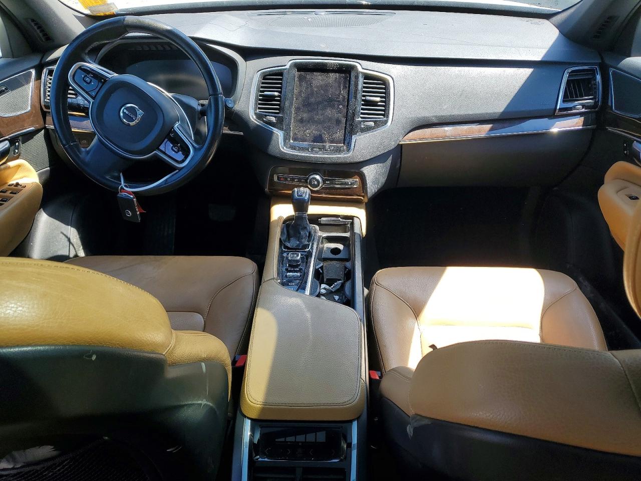 2017 VOLVO XC90