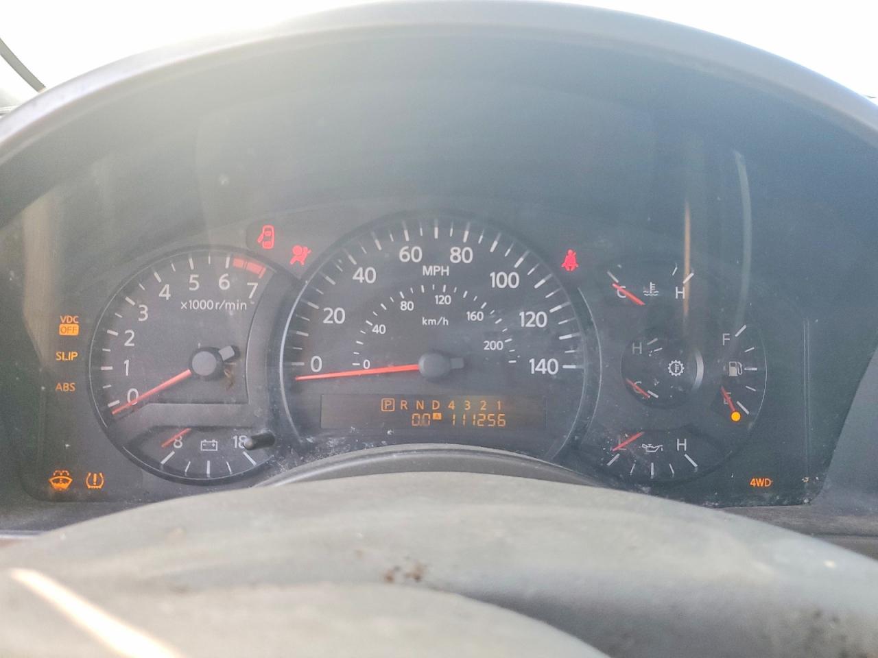 2004 NISSAN TITAN