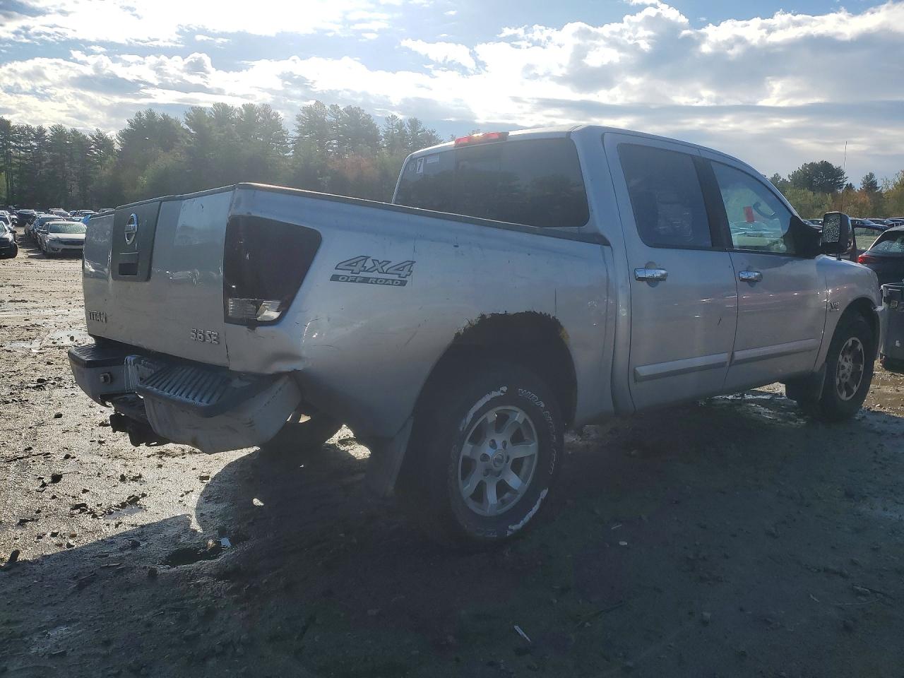 2004 NISSAN TITAN