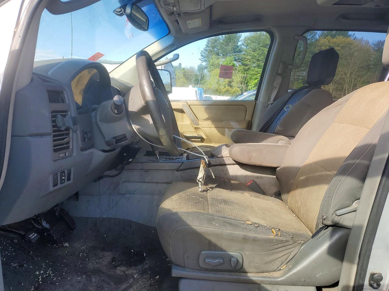 2004 NISSAN TITAN