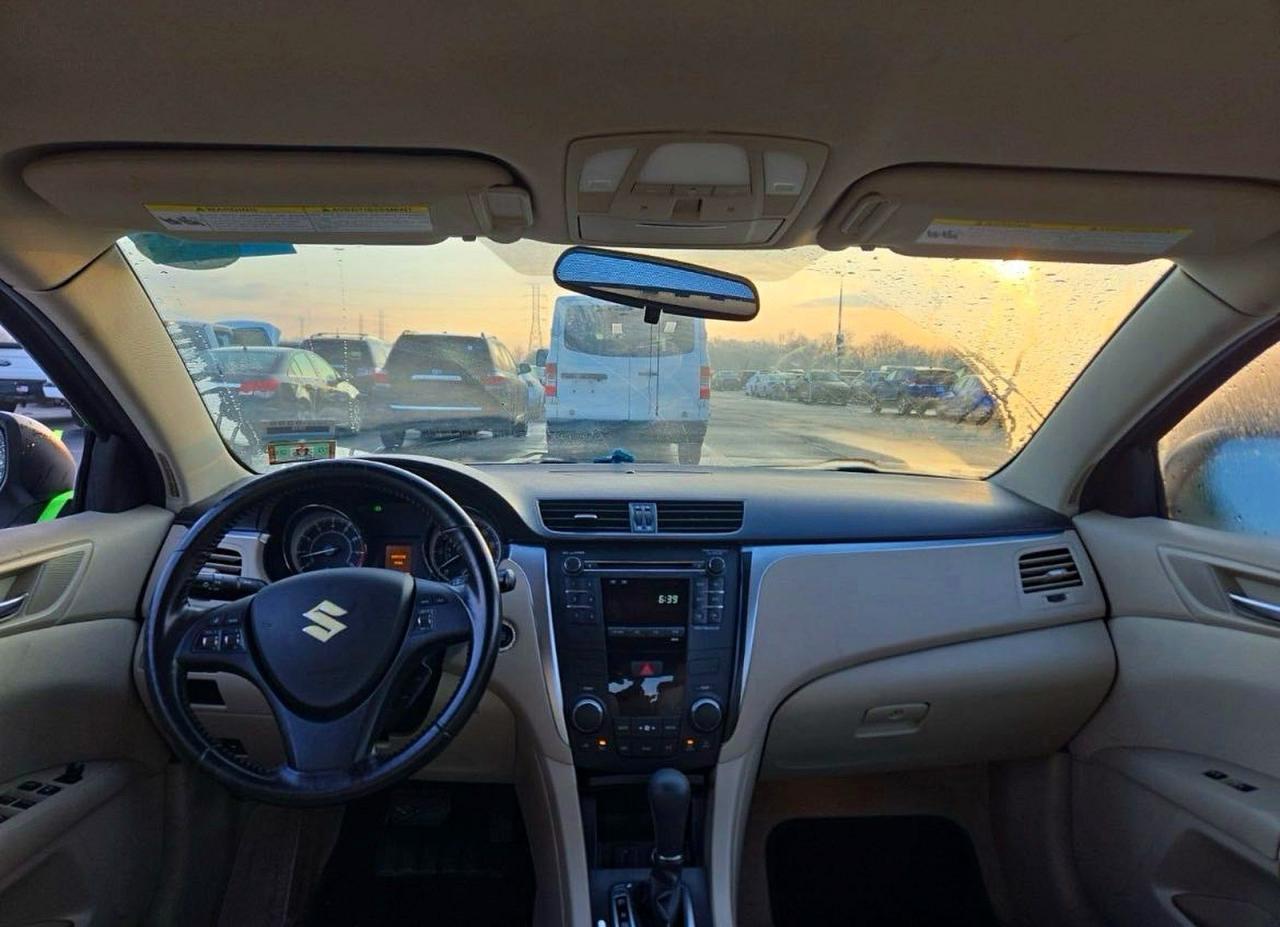 2011 SUZUKI KIZASHI