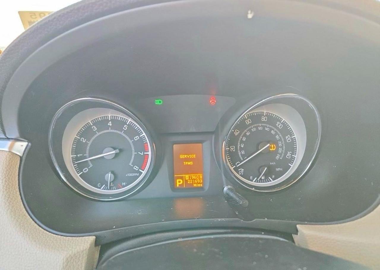2011 SUZUKI KIZASHI