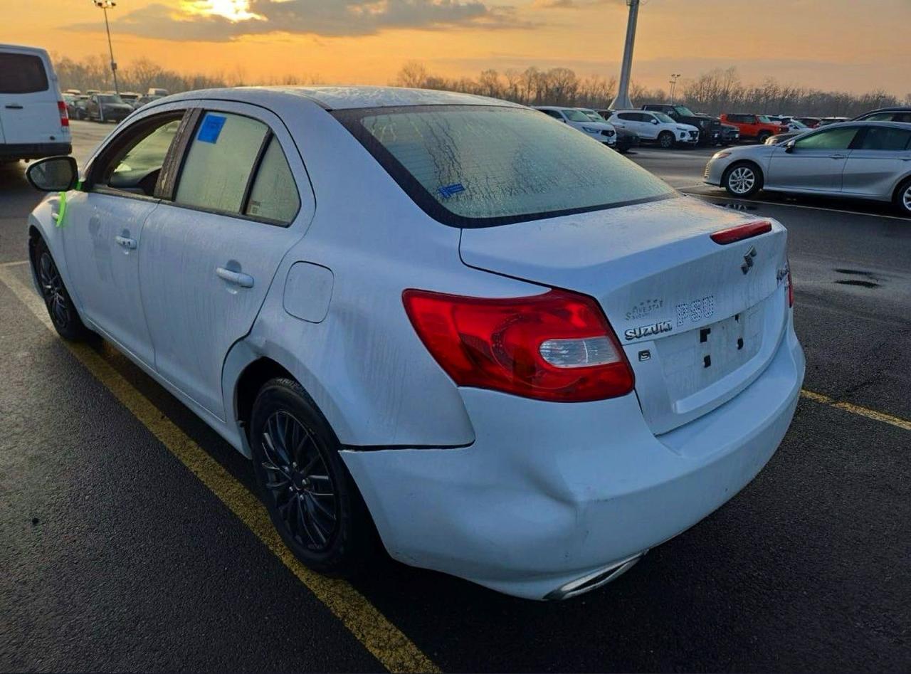 2011 SUZUKI KIZASHI