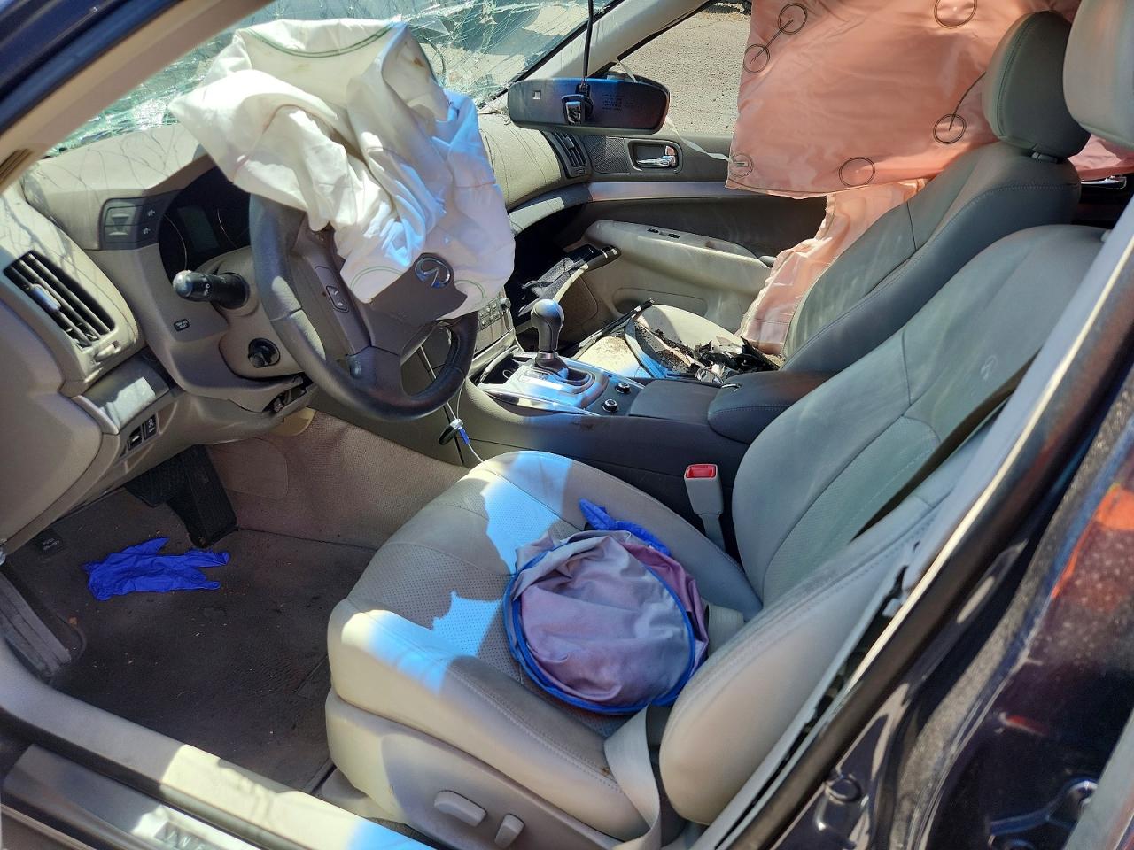2011 INFINITI G37