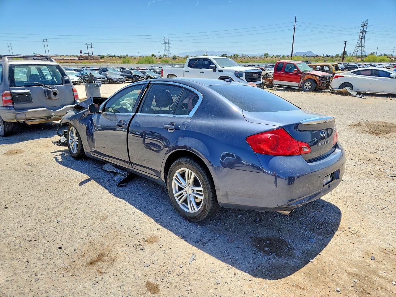 2011 INFINITI G37