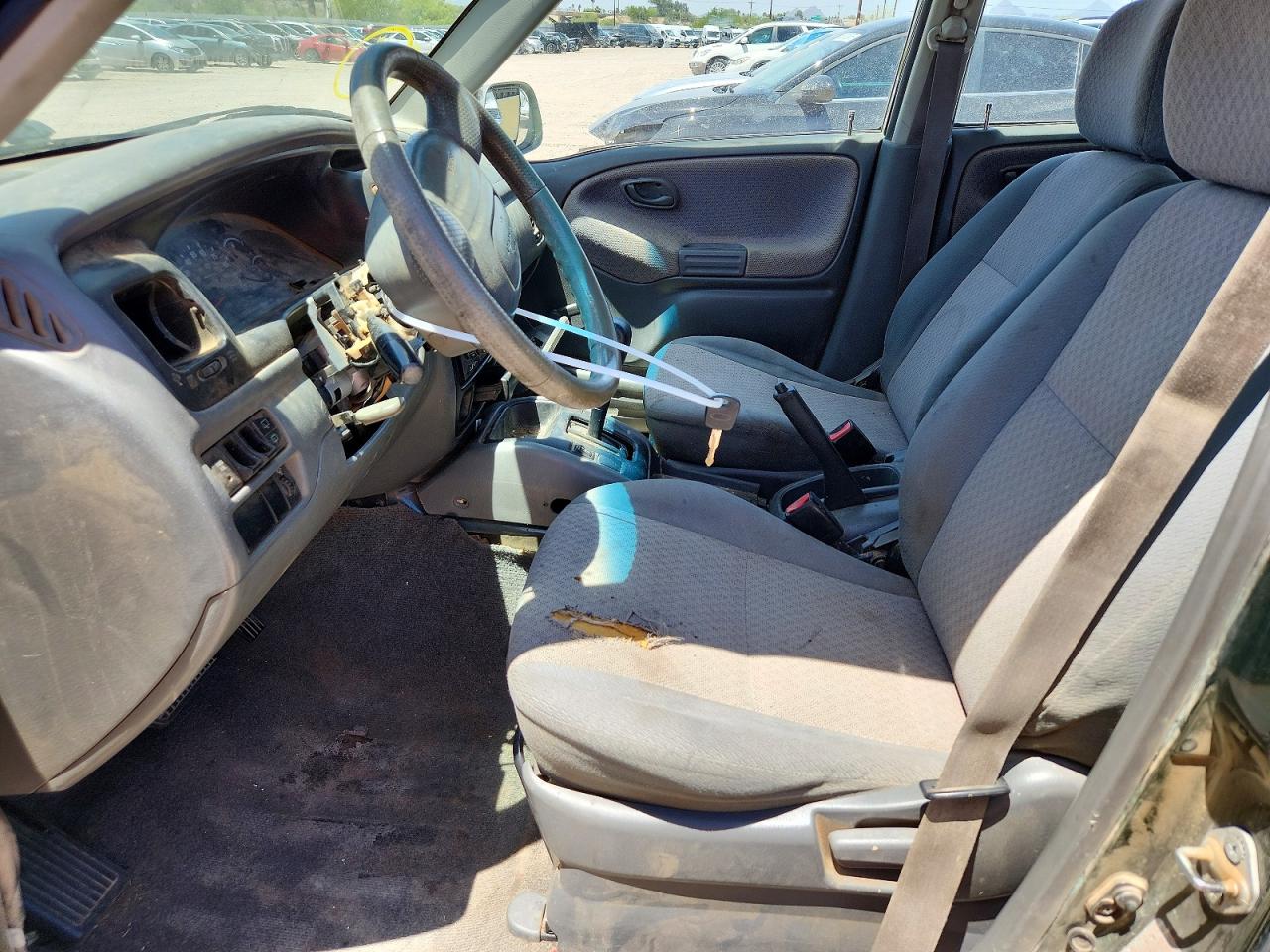 2000 CHEVROLET TRACKER