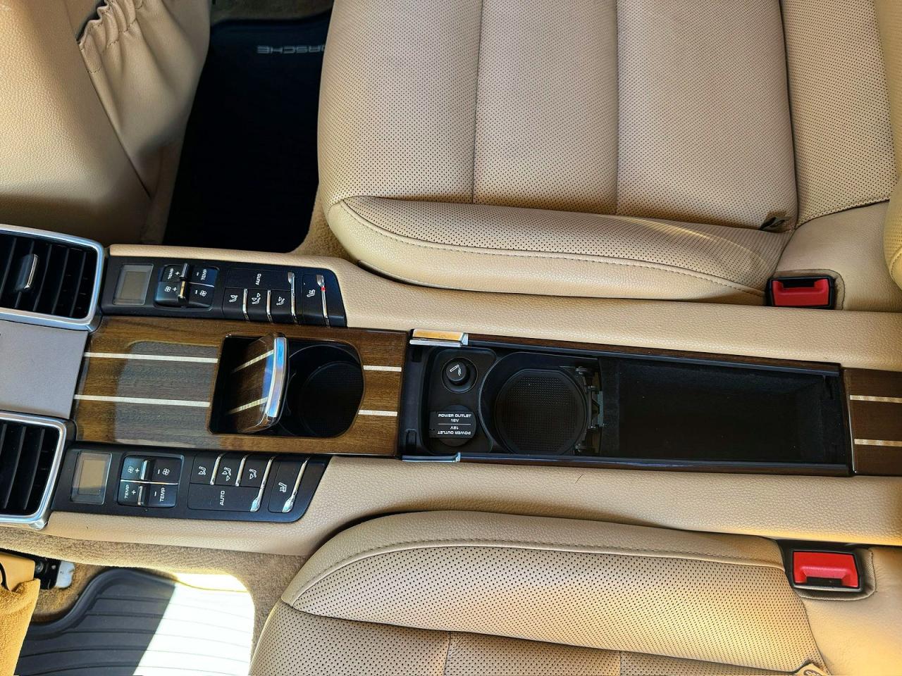 2015 PORSCHE PANAMERA