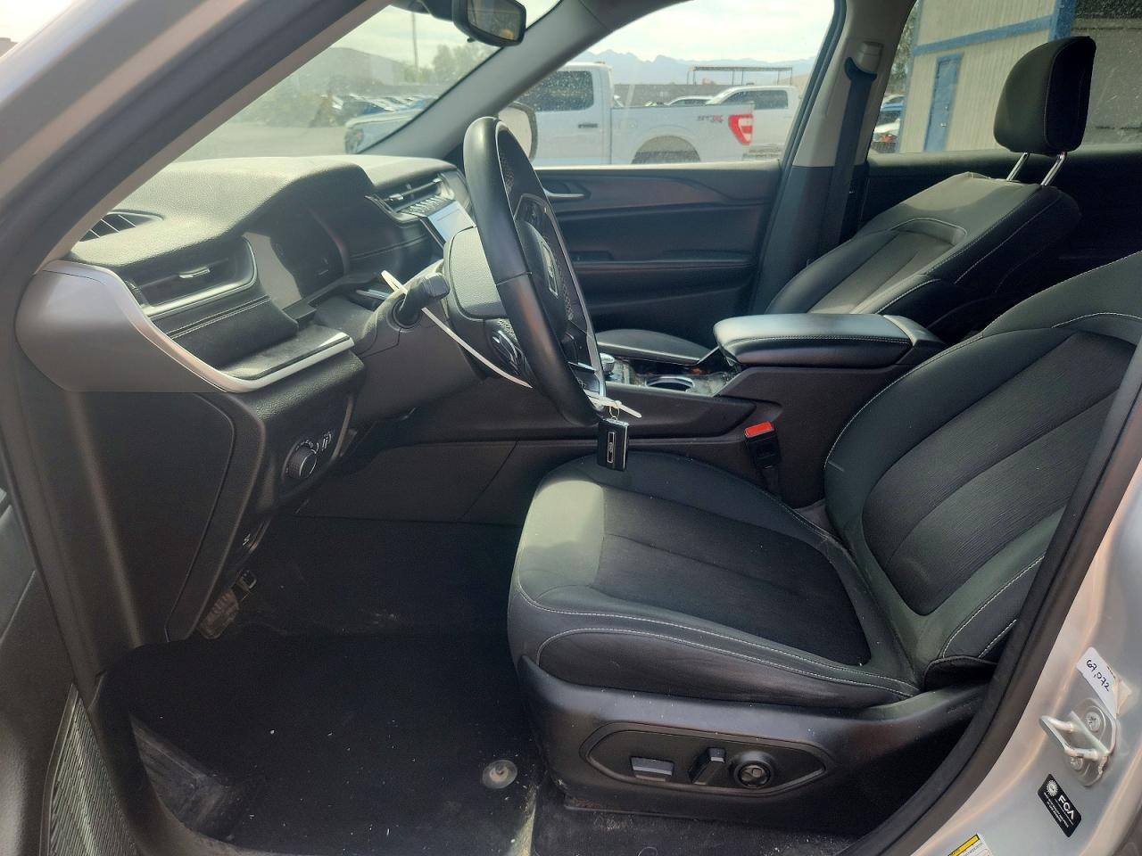 2023 JEEP CHEROKEE