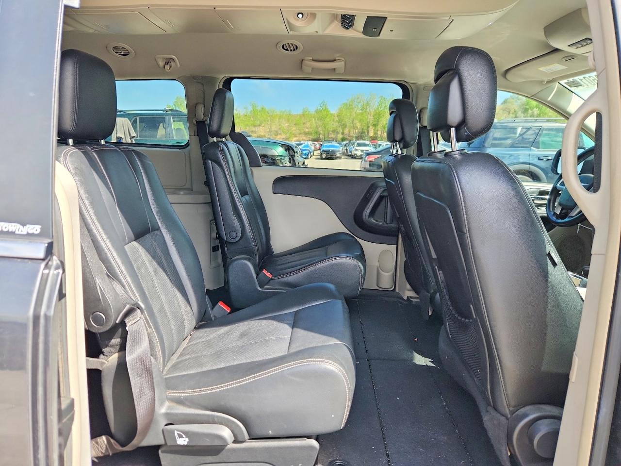 2012 CHRYSLER MINIVAN