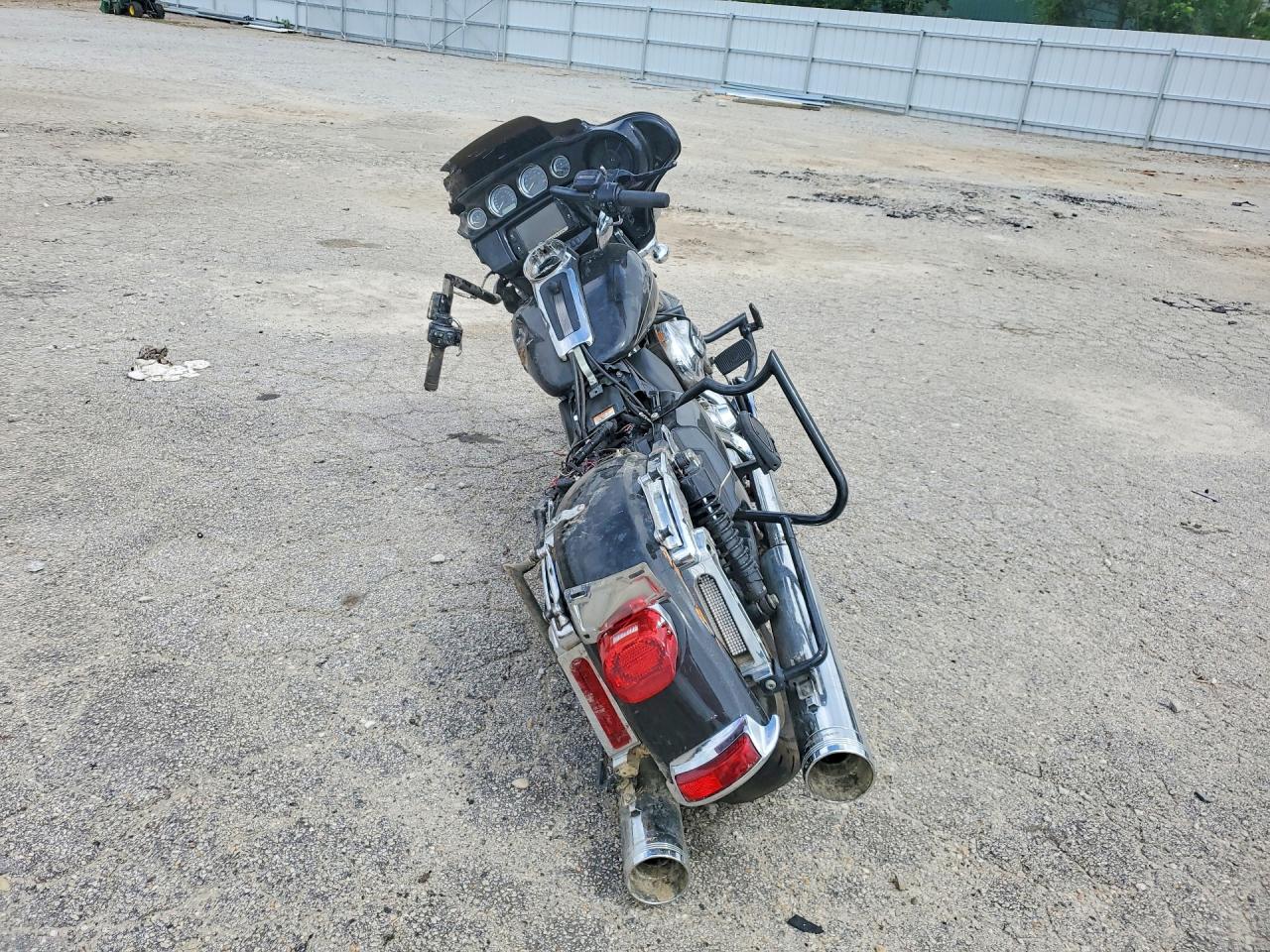2016 HARLEY-DAVIDSON FL