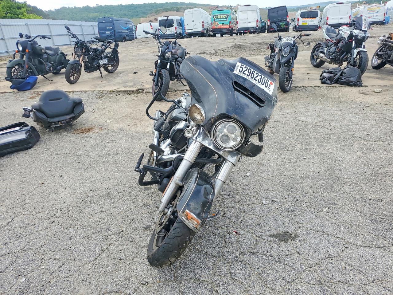 2016 HARLEY-DAVIDSON FL