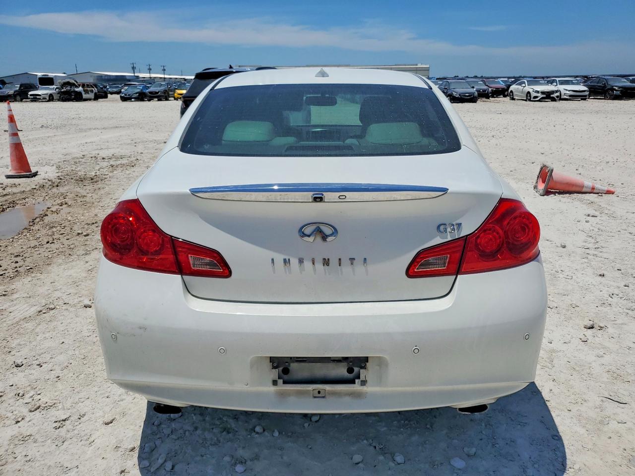 2012 INFINITI G37