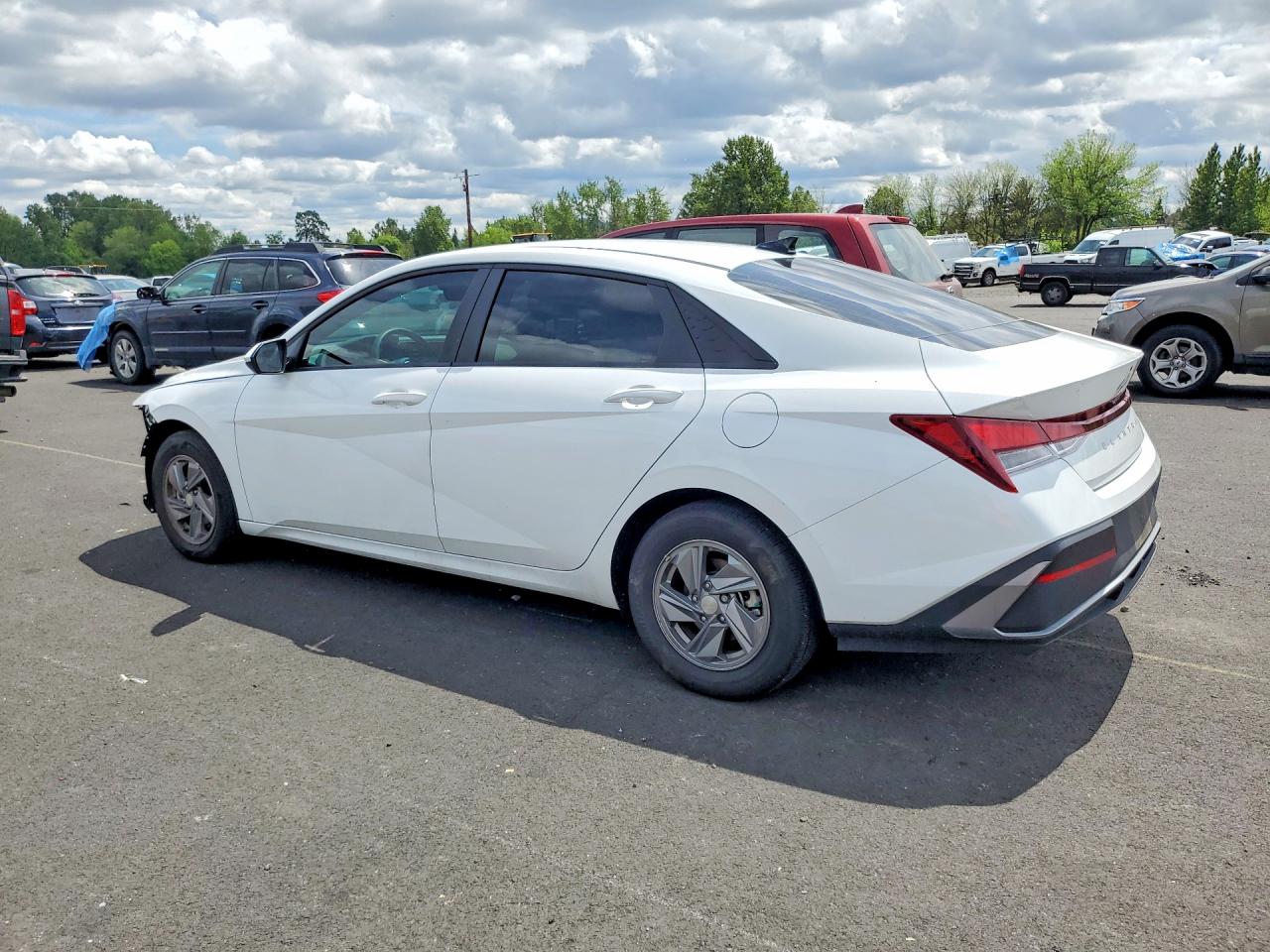 2024 HYUNDAI ELANTRA