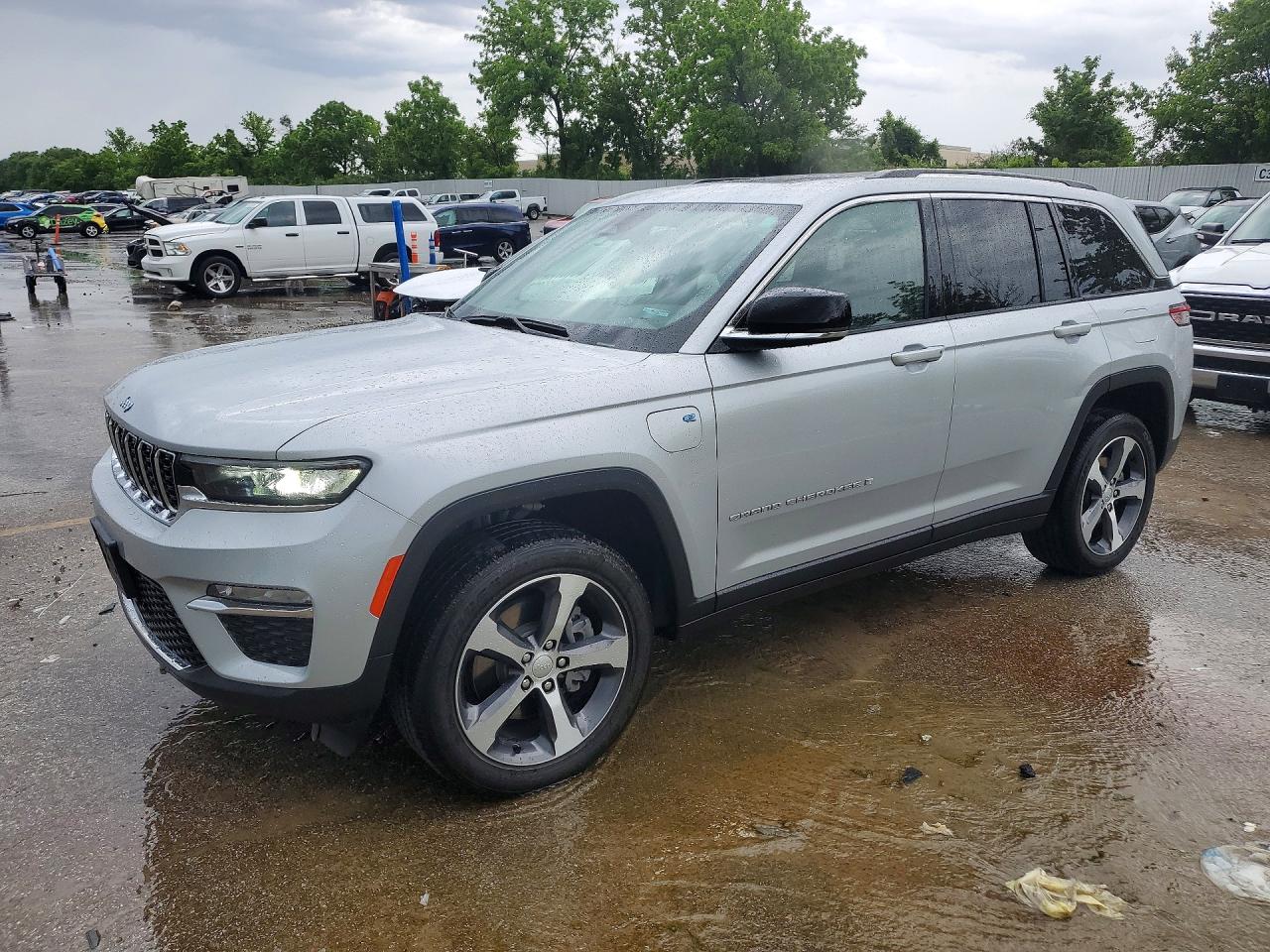 2022 JEEP CHEROKEE