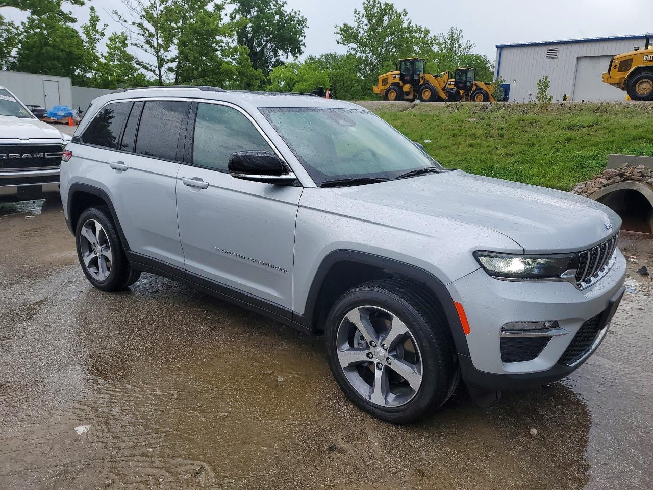 2022 JEEP CHEROKEE