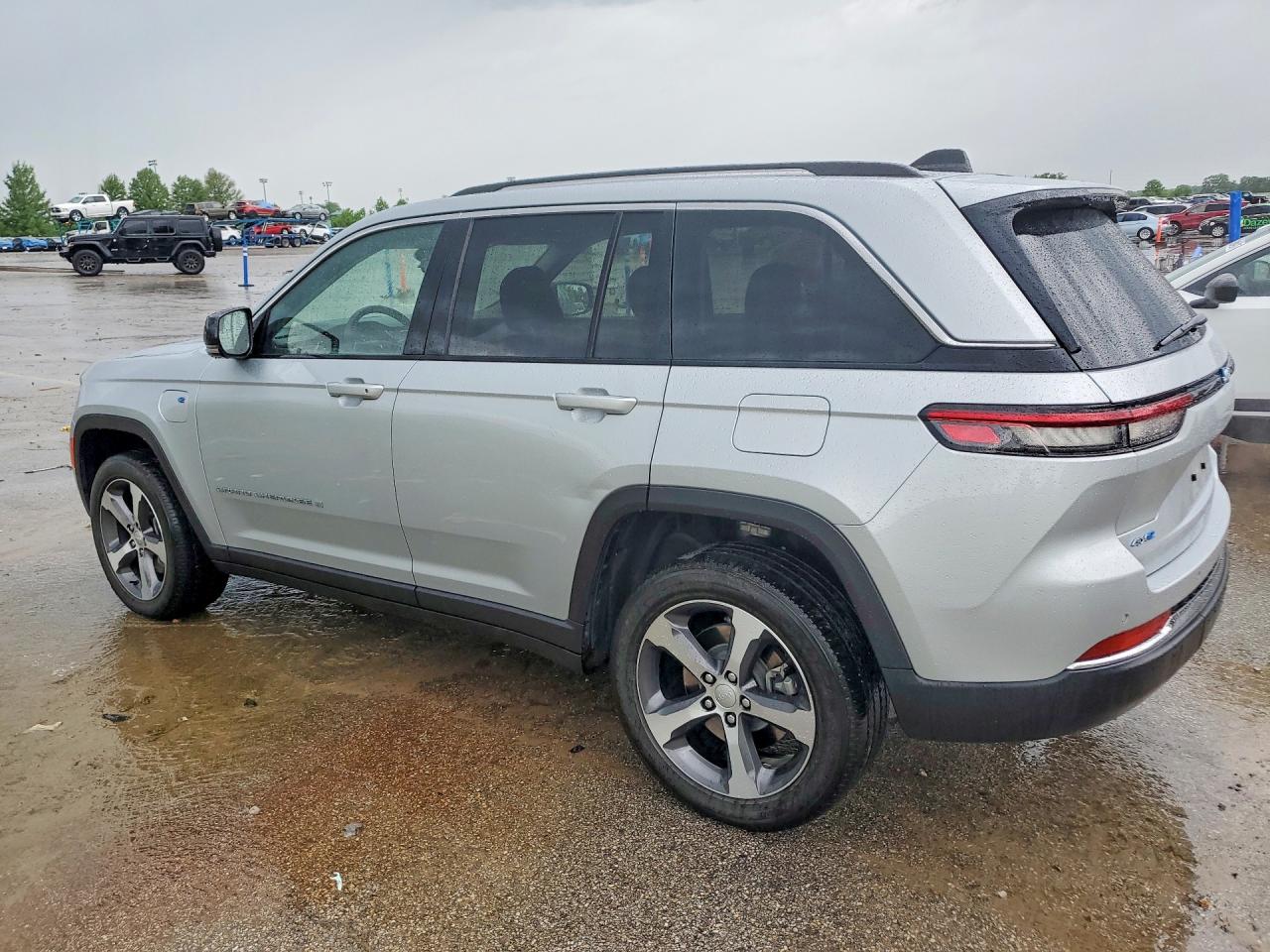 2022 JEEP CHEROKEE