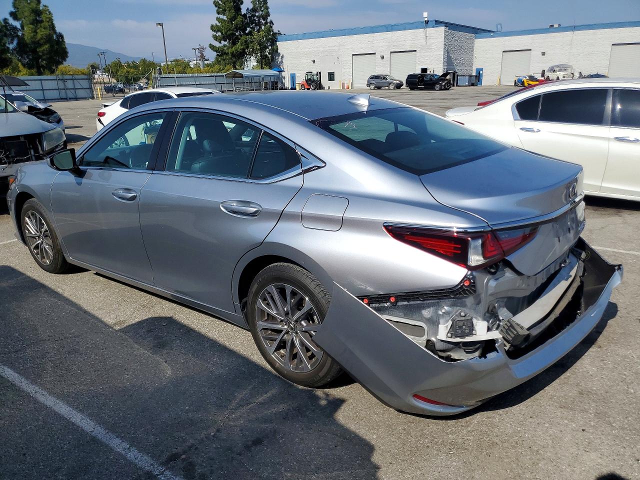 2024 LEXUS ES350