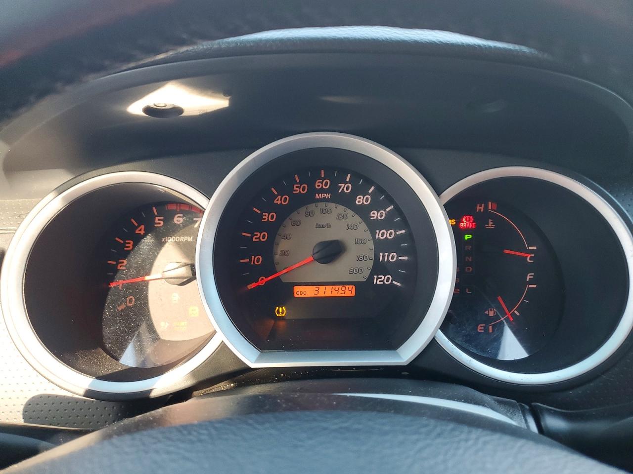 2011 TOYOTA TACOMA