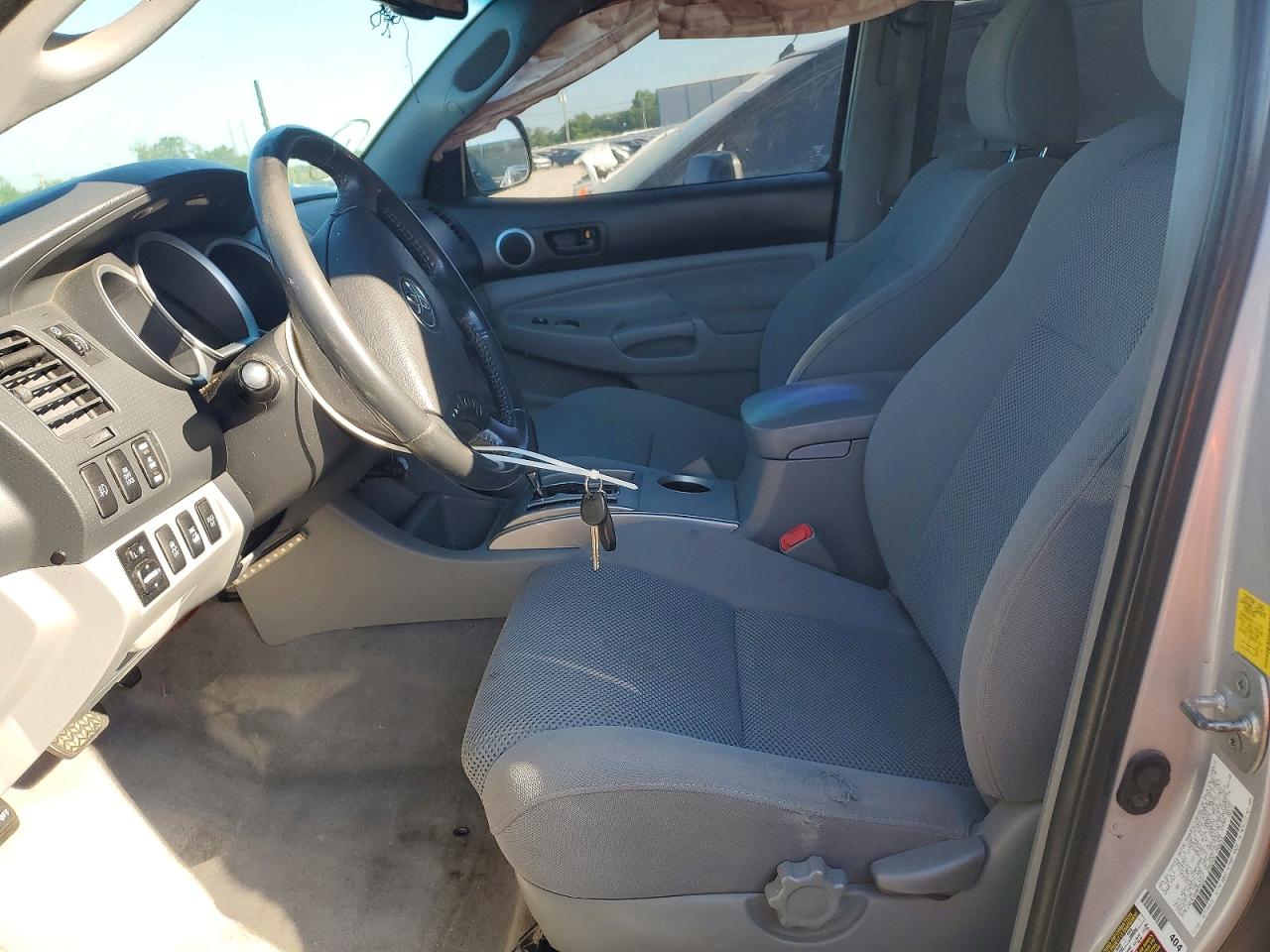 2011 TOYOTA TACOMA